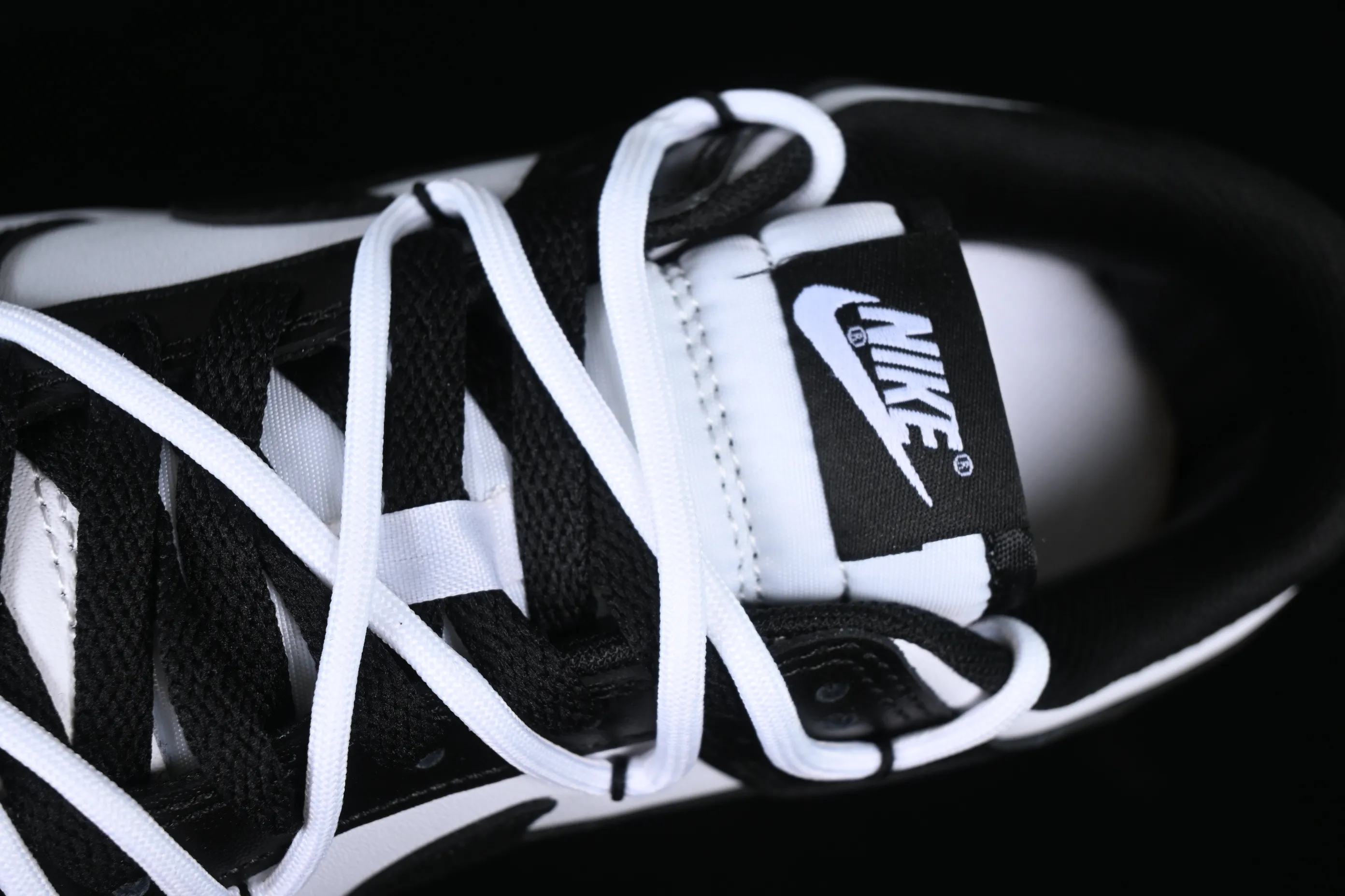 All Categories Nk SB Dunk Series Nk SB Dunk Low Low-top sneakers Nk Dunk Low Black and White Panda Customized version of deconstructed strap casual sneakers DD1391-100